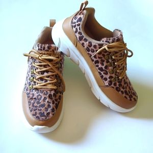 XPACS faux fur sneakers size 8.5 orthopedic